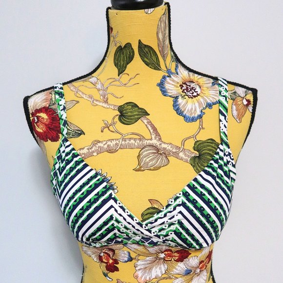 BCBGMaxAzria Swim Kelly Tribal Print Bikini Set Medium - Picture 4 of 16